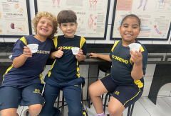 Ciências na prática: alunos do 2.º ano B do Fundamental 1 realizam plantio de feijões em laboratório